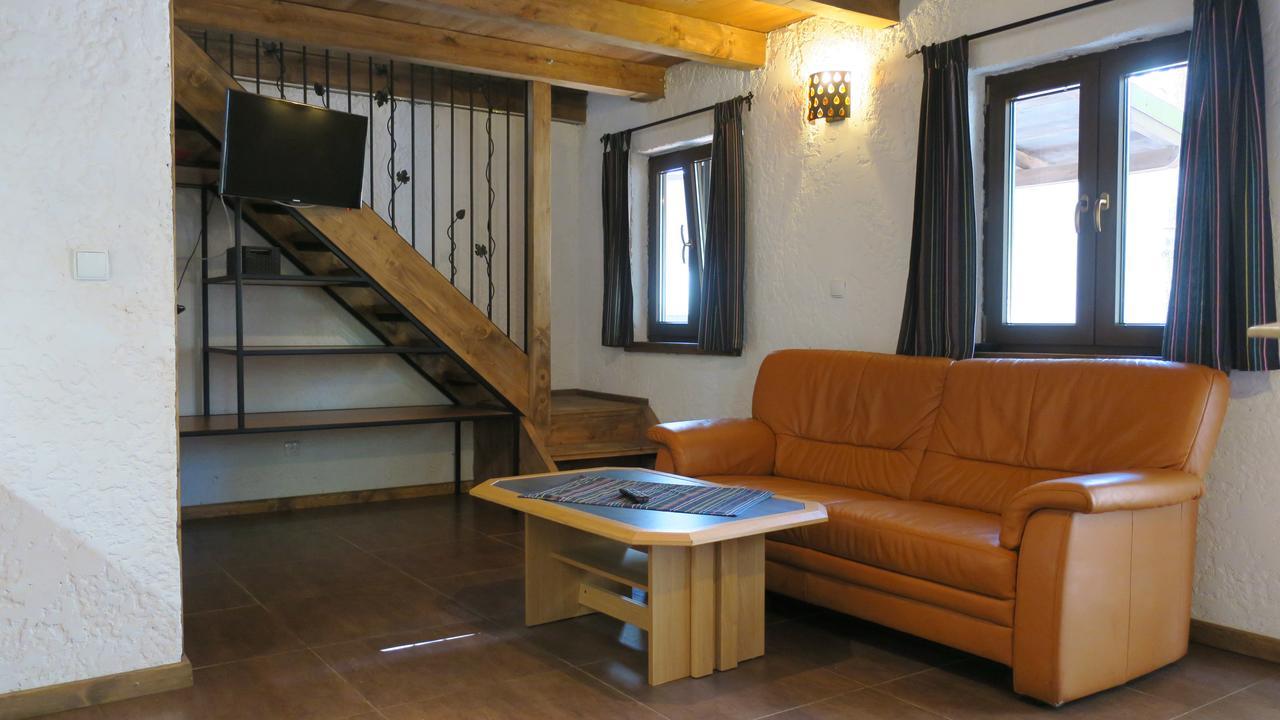 Osada Pod Czerwonym Debem - Czarny Mlyn Villa Jastrzebia Gora Exterior photo